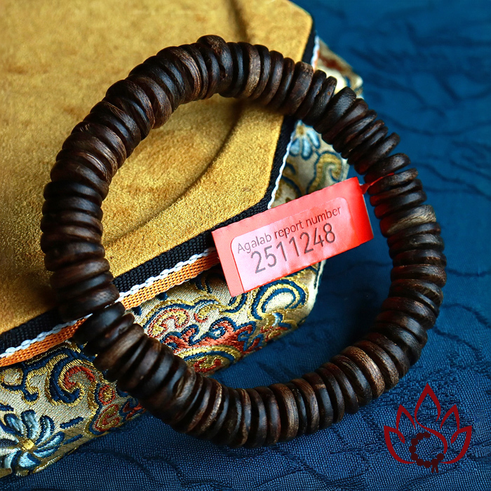 Vòng Trầm Hương Hạt Dẹp | 11 Ly | Trầm Bì Rễ Cận Chìm